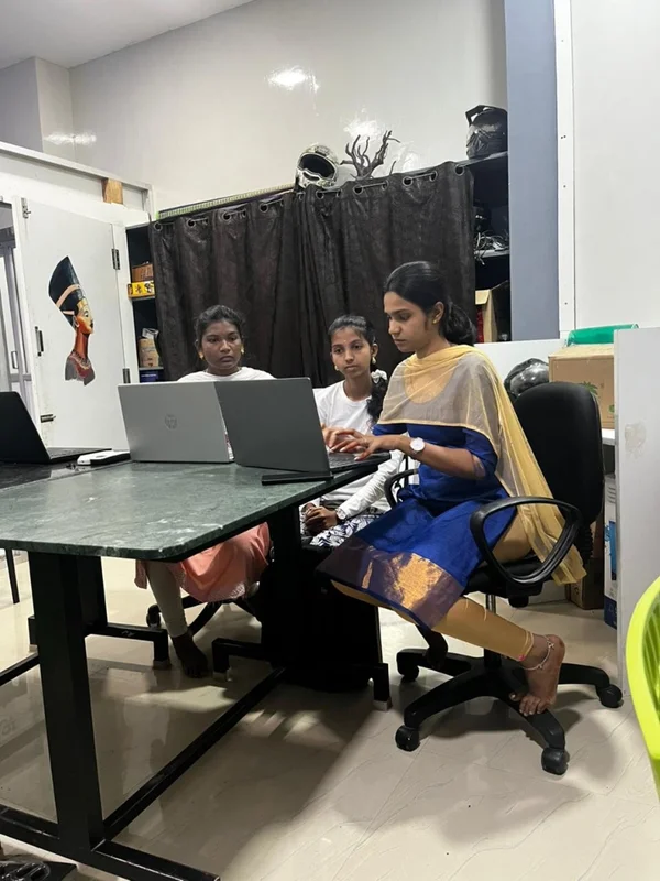 Bridging the Gender Gap in Technology: Hands-On Computer Training for Girls